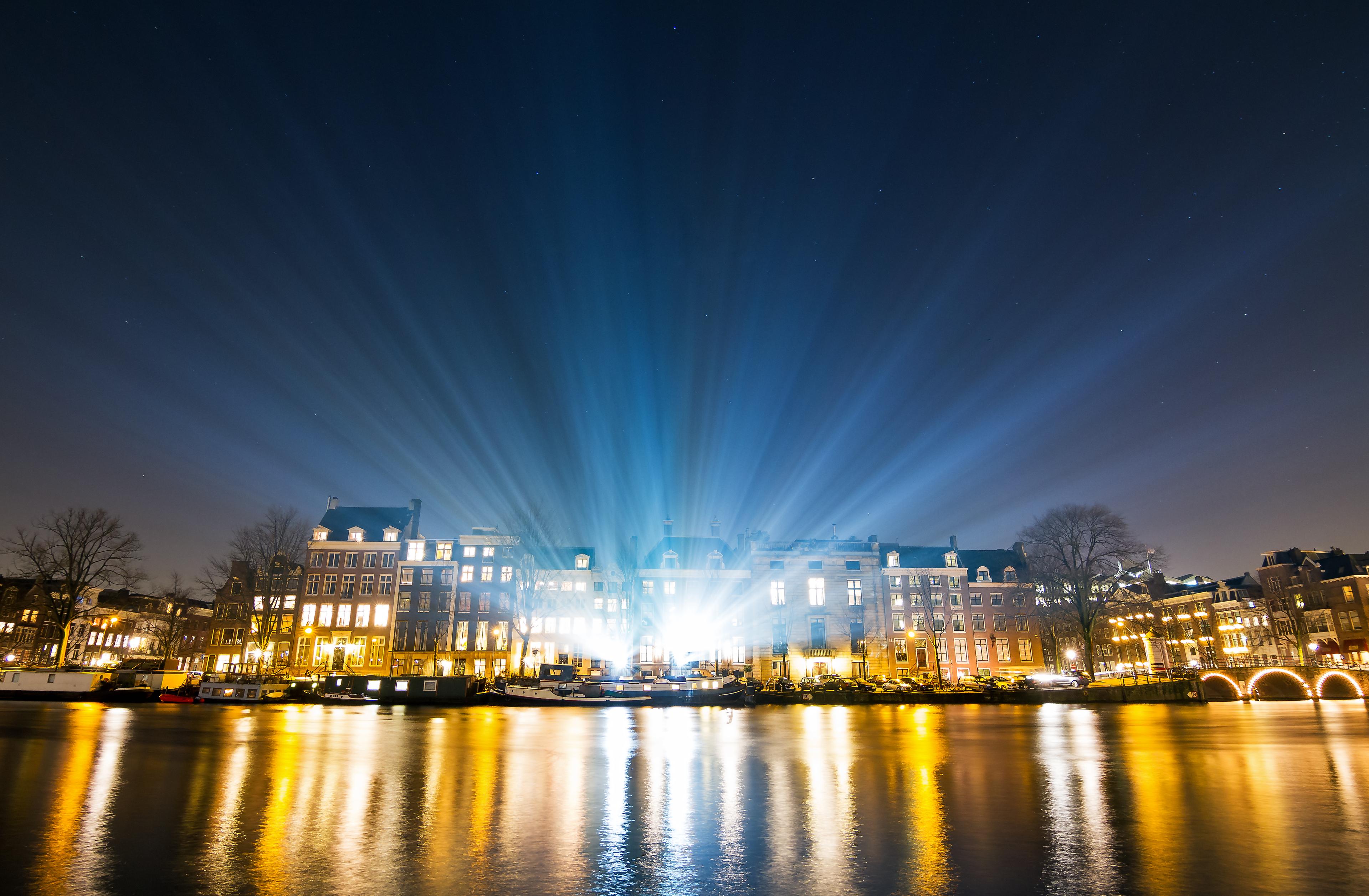 Rondvaart Amsterdam Light Festival op de Stan Huygens incl. drankje (90 min.)