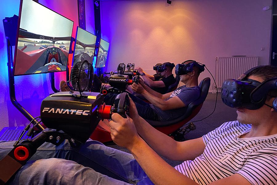 VR F1-racen én VR-gamen bij Sixsec in Den Haag  voor 4 personen (60 minuten)