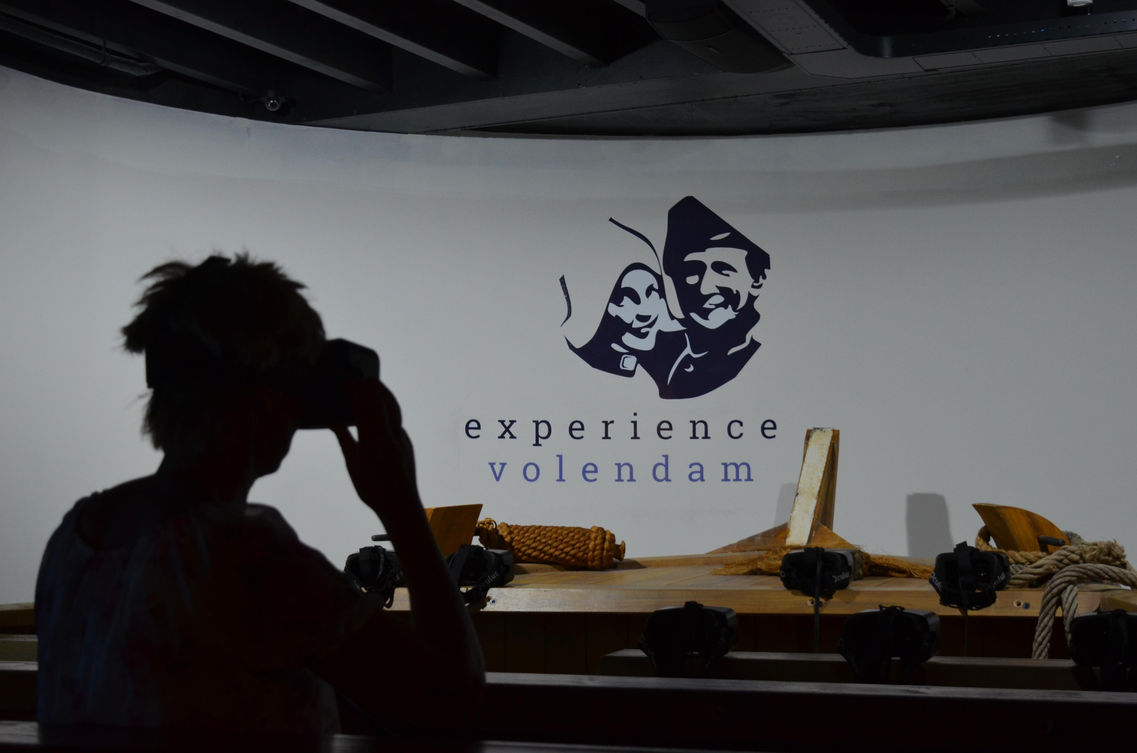 Fotoshoot in klederdracht + VR-experience door Volendam