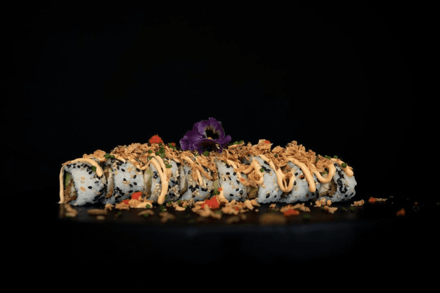 2 luxe sushirollen (16 stuks) van Bobby's Sushi bij Passion Hoorn